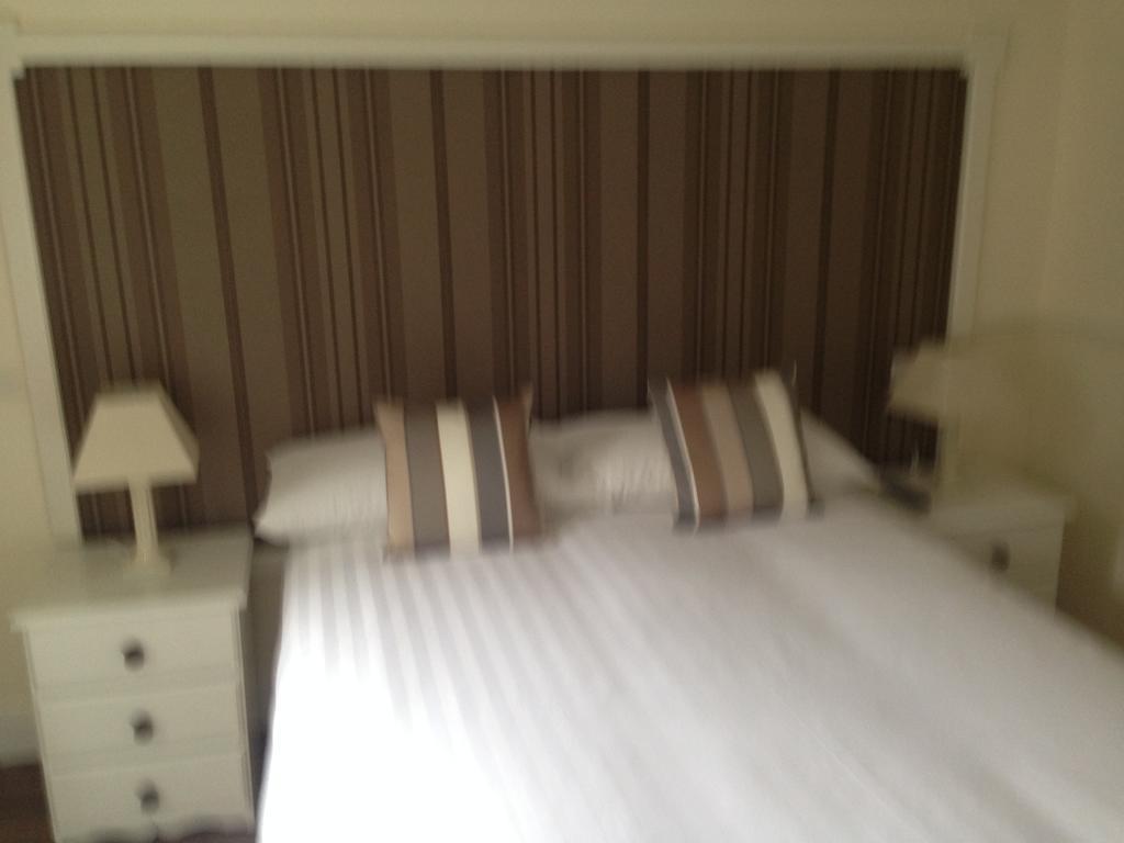 The Fleet Inn Guesthouse & Restaurant Killybegs Habitación foto